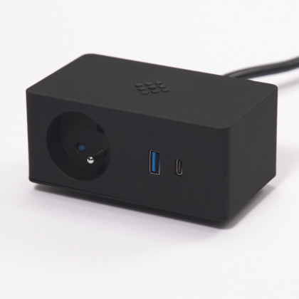 VersaQ  1x 230V, USB A+C 5V černá