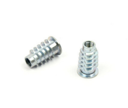 Závrtná matice s límcem M5x10mm