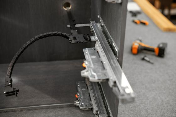 BLUM ESS.T1900 Amperos sada pro vedení kabelů NL500