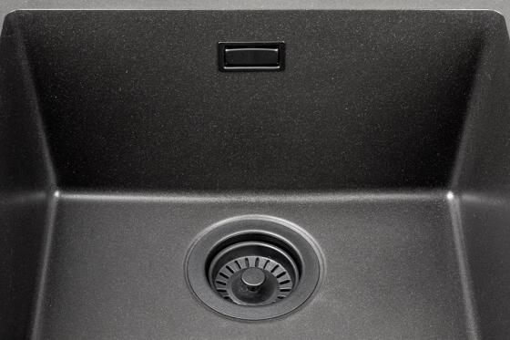 StrongSinks S3 Sifon pro úsporu místa pro granitové dřezy, černý sítkový ventil