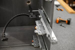 BLUM ESS.T2200 Amperos sada pro vedení kabelů NL550