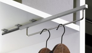 HETTICH 9136276 41829 Výsuvný věšák na ramínka 350 mm