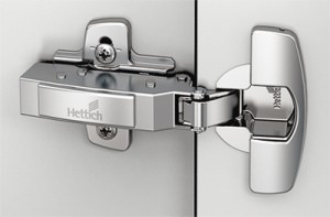 HETTICH 9090270 Sensys závěs dveře 32mm polonaložený 95° TH vrut SiSy