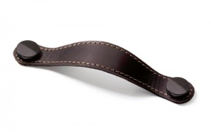 HETTICH 9113646 Úchytka Gela 128 tmavě hnědá kůže